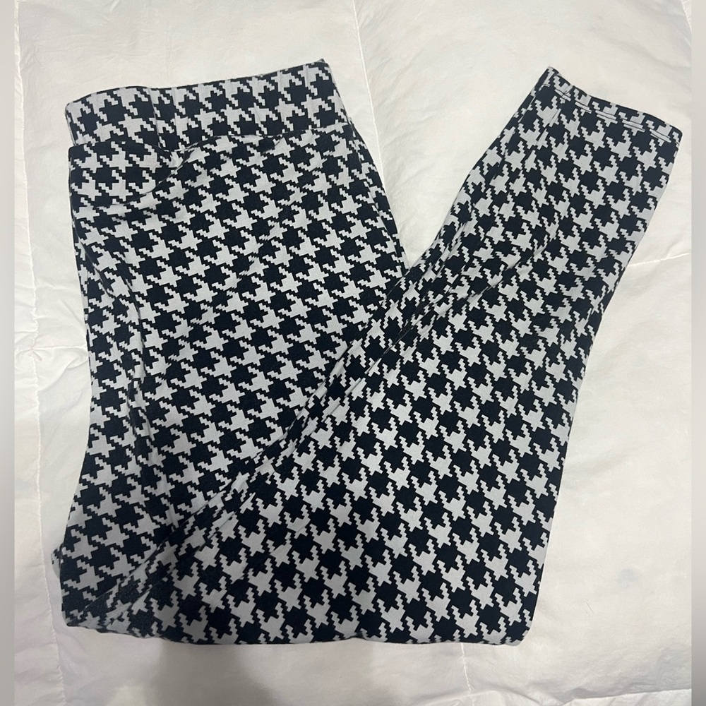 Women’s Torrid Houndstooth print leggings - Size 3
